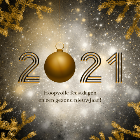 kerstkaart 2021 goud kerstbal takken glitter foto